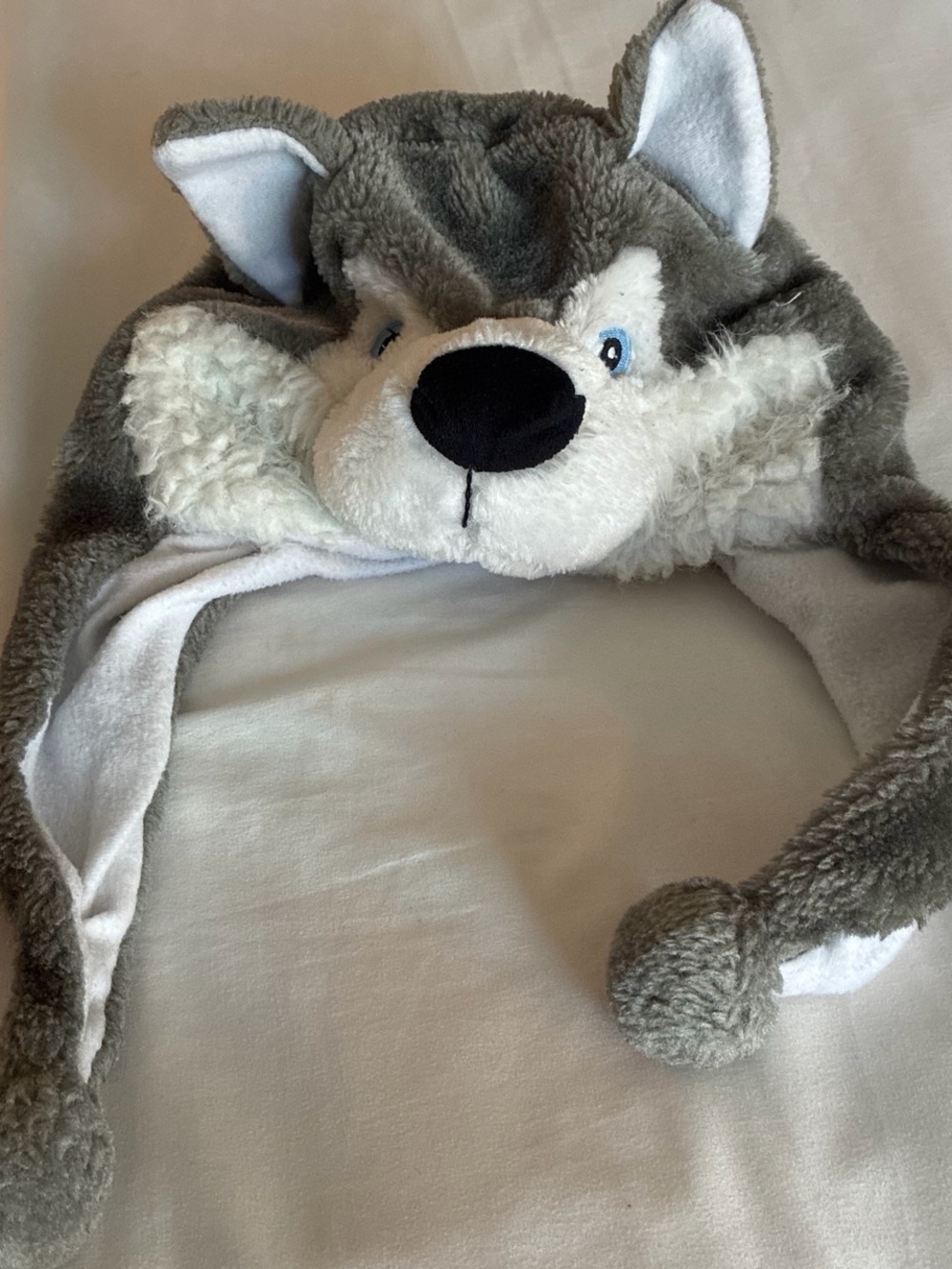 Plush Gray Wolf Hat for Kids - Cozy Animal Beanie